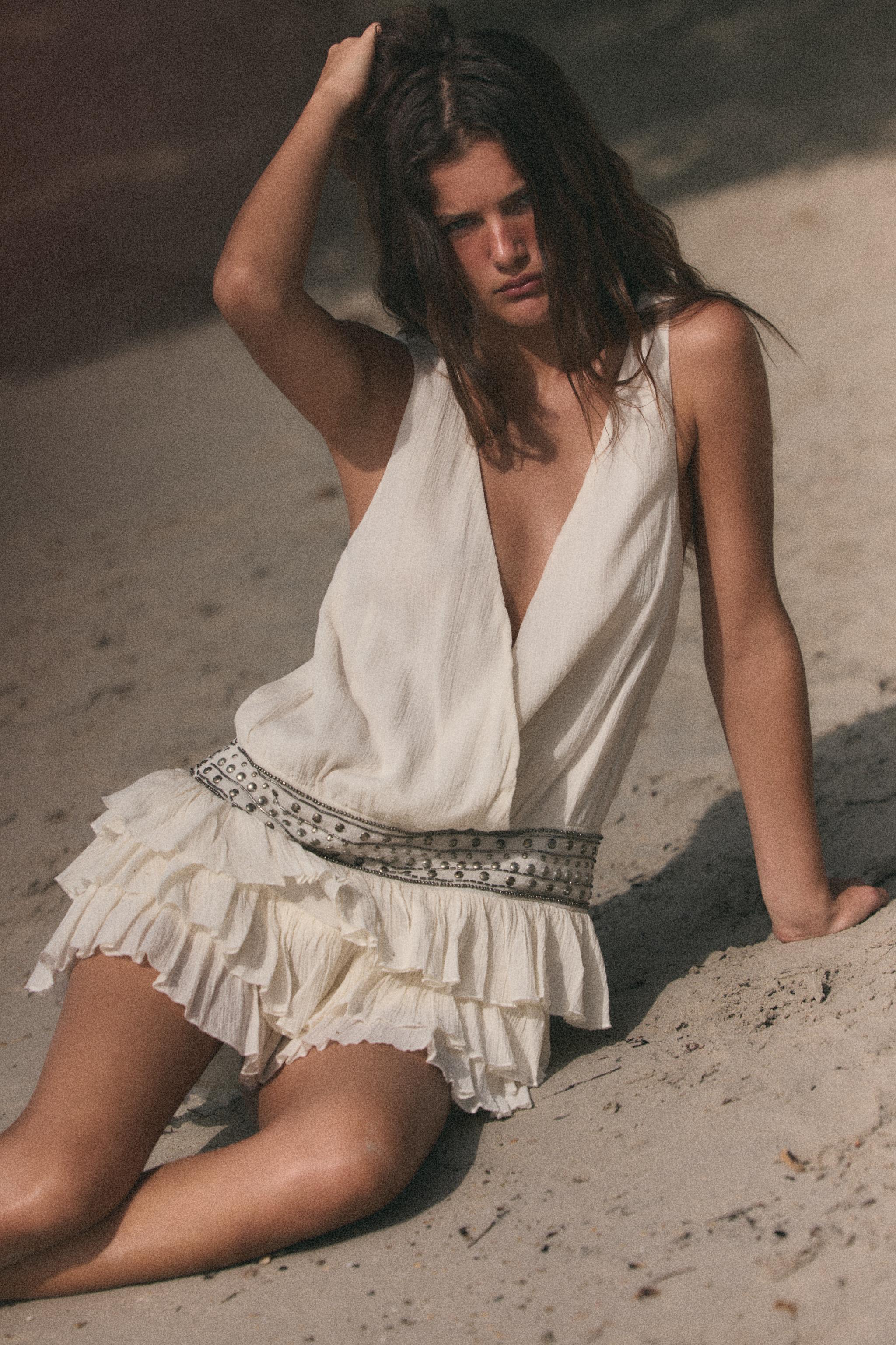 ROBE GAZE VOLANTS CLOUS